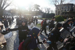 Счет жертв взрыва в Турции пошел на десятки Счет жертв взрыва в Турции пошел на десятки