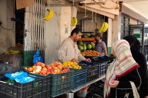 Боевики "ИГ" выпороли торговцев за доллар Боевики "ИГ" выпороли торговцев за доллар