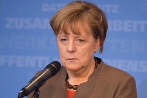 Разъяреный немец повез мигрантов к Меркель Разъяреный немец повез мигрантов к Меркель