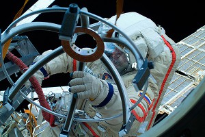 Экипаж МКС экстренно прервал миссию Экипаж МКС экстренно прервал миссию