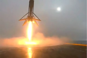 Видео крушения ракеты Falcon попало в Сеть Видео крушения ракеты Falcon попало в Сеть