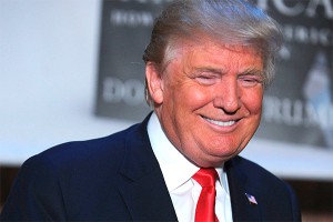 Трамп наладил отношения с Богом Трамп наладил отношения с Богом