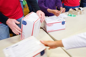 Таможня будет вскрывать зарубежные посылки Таможня будет вскрывать зарубежные посылки