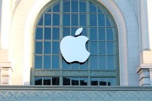 Apple наняла на работу хакеров Apple наняла на работу хакеров