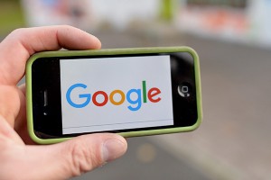 Google платит Apple за iPhone $1 млрд Google платит Apple за iPhone $1 млрд