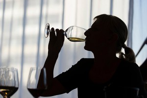 Немецкая старушка трижды выпила за Гитлера Немецкая старушка трижды выпила за Гитлера