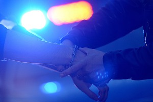 Охранник "Пятерочки" сломал шею подростку Охранник "Пятерочки" сломал шею подростку