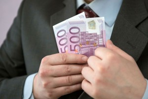 Россияне опустошают валютные вклады Россияне опустошают валютные вклады