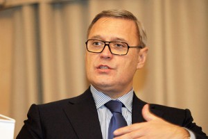 Касьянов собирает в ЕС деньги для оппозиции Касьянов собирает в ЕС деньги для оппозиции