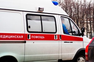 На москвичей рухнули глыбы льда На москвичей рухнули глыбы льда