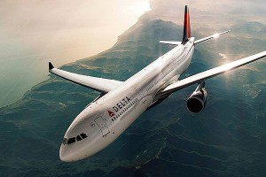 Стюардессы подрались во время полета Стюардессы подрались во время полета