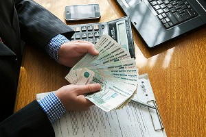 Россияне не хотят получать деньги на халяву Россияне не хотят получать деньги на халяву