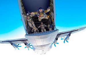 США перебросят армию к России за $3,5 млрд США перебросят армию к России за $3,5 млрд