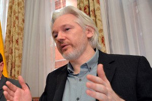 Москва вступилась за Ассанжа Москва вступилась за Ассанжа