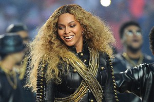 Как Бейонсе "заткнула" Кардашьян (видео) Как Бейонсе "заткнула" Кардашьян (видео)