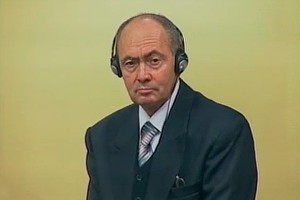 В Гааге умерли глаза и уши Младича В Гааге умерли глаза и уши Младича