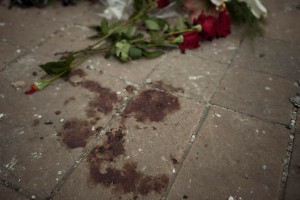 На украинском КПП подорвался автобус На украинском КПП подорвался автобус