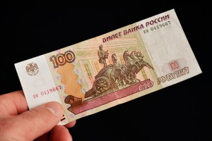 Россияне стали тратить больше заработанного Россияне стали тратить больше заработанного