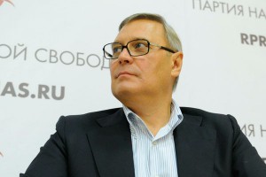 Касьянова встретили плакатами "2%" Касьянова встретили плакатами "2%"