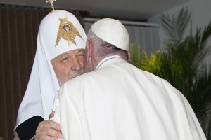 Патриарх и папа поцеловались на Кубе Патриарх и папа поцеловались на Кубе