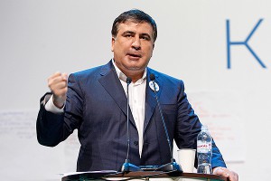 Саакашвили хочет быть выше Яценюка Саакашвили хочет быть выше Яценюка