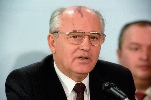 Горбачев погнал Михалкова из политики Горбачев погнал Михалкова из политики