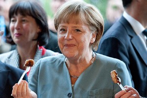 Голодная Меркель сбежала с саммита ЕС Голодная Меркель сбежала с саммита ЕС