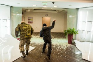 Радикалы захватили отель на Майдане Радикалы захватили отель на Майдане