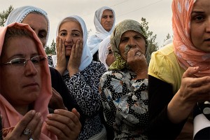 Турецкая полиция морит курдов голодом Турецкая полиция морит курдов голодом