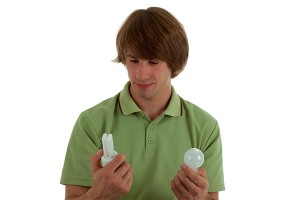 Москвич заглотил лампочку ради 11 тысяч Москвич заглотил лампочку ради 11 тысяч