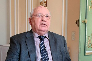 Горбачев пожертвовал детям 100 тысяч фунтов Горбачев пожертвовал детям 100 тысяч фунтов