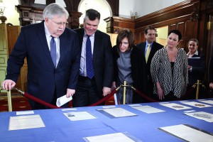 США вернули России похищенные документы США вернули России похищенные документы