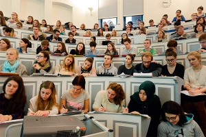 Пяти вузам запретили набирать студентов Пяти вузам запретили набирать студентов