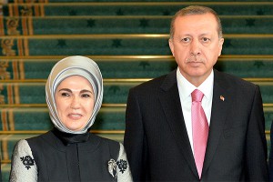 Жена Эрдогана назвала гарем школой жизни Жена Эрдогана назвала гарем школой жизни