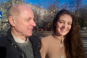 58-летний профессор женится на 18-летней студентке после скандала 58-летний профессор женится на 18-летней студентке после скандала