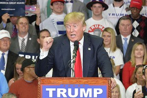 На Трампа напал "маньяк из "ИГ" На Трампа напал "маньяк из "ИГ"