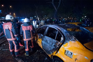 В Анкаре взорвали угнанный у старушки BMW В Анкаре взорвали угнанный у старушки BMW