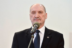 Министра обороны Польши уличили в терроризме Министра обороны Польши уличили в терроризме