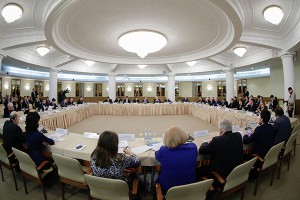 Депутатов хотят лишать мандатов за прогулы Депутатов хотят лишать мандатов за прогулы