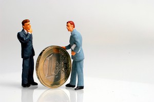 В России хотят уменьшить зарплаты В России хотят уменьшить зарплаты