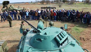 Россияне штурмуют военкоматы Россияне штурмуют военкоматы