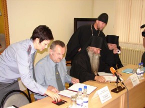 УВД области и Брянская Епархия подписали очередной договор о сотрудничестве Фото пресс-службы УВД по Брянской области
