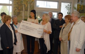 Ирландские благотворители подарили миллион рублей детскому онкоцентру Фото пресс-службы администрации Брянской области