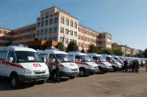 Районные больницы получили новые машины «скорой помощи»